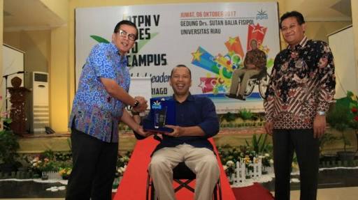 Kunci Sukses Utama Percaya Diri, PTPN V Goes to Campus Hadirkan Handry Satriago