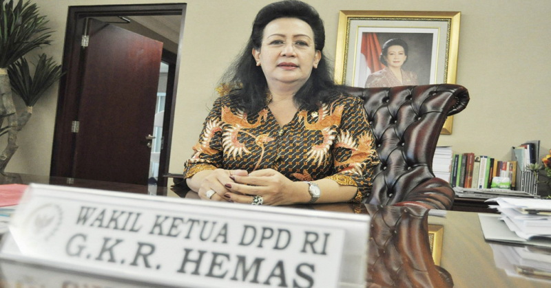 Istri Sultan HB X Hemas Dapat Bintang Maha Putra