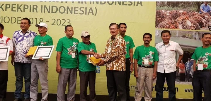 Petani Plasma PTPN V Raih Penghargaan ASPEKPIR