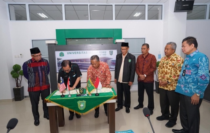 LLDIKTI X Saksikan Penandatanganan Kerjasama UIR dan IIUM
