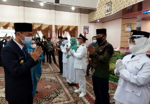 Lantik Penjabat Penghulu, Bupati Ingatkan Tidak Sembarangan Keluarkan SKT