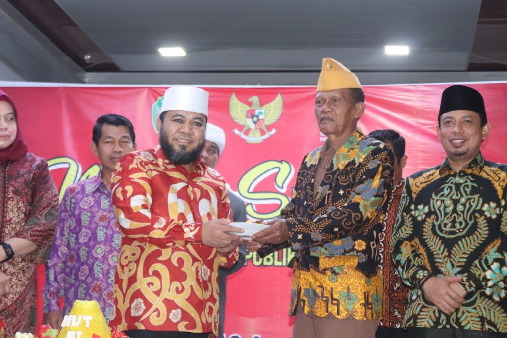 Tari Kreasi â€œMerajutâ€ Meriahkan Malam Syukuran HUT RI