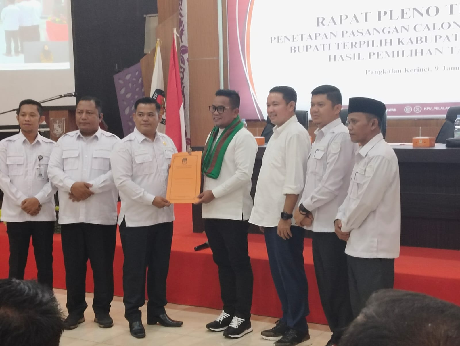 KPU Tetapkan Pasangan Zukri-Husni Thamrin Bupati & Wakil Bupati Pelalawan Terpilih