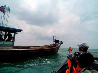 Dihantam Badai, Dua Nelayan Karimun Hilang