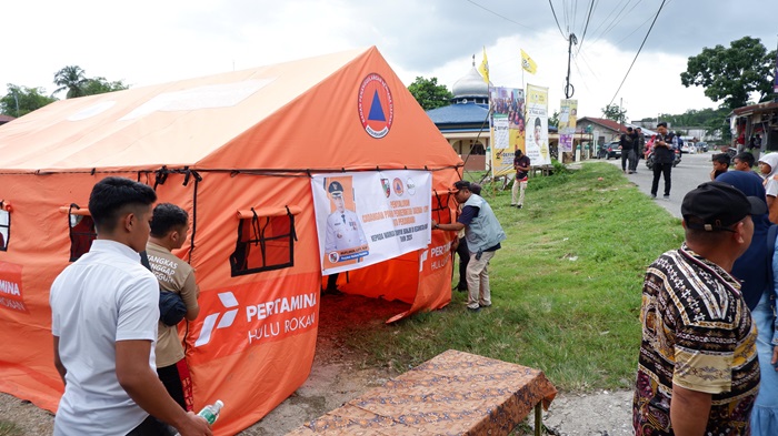 PHR Serahkan 3 Tenda Darurat Kepada BPBD Pekanbaru Tanggap Bencana Banjir