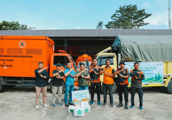  PTPN IV Regional III Salurkan Bantuan 4 Ton Sembako Korban Terdampak Banjir Kampar