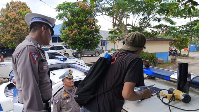 Satlantas Polres Bengkalis Lapisi Seluruh Lampu Strobo Patroli Dengan Kaca Film