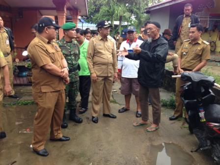 Wakil Bupati Anwar Hasyim Tinjau Banjir Dibeberapa Kecamatan di Karimun