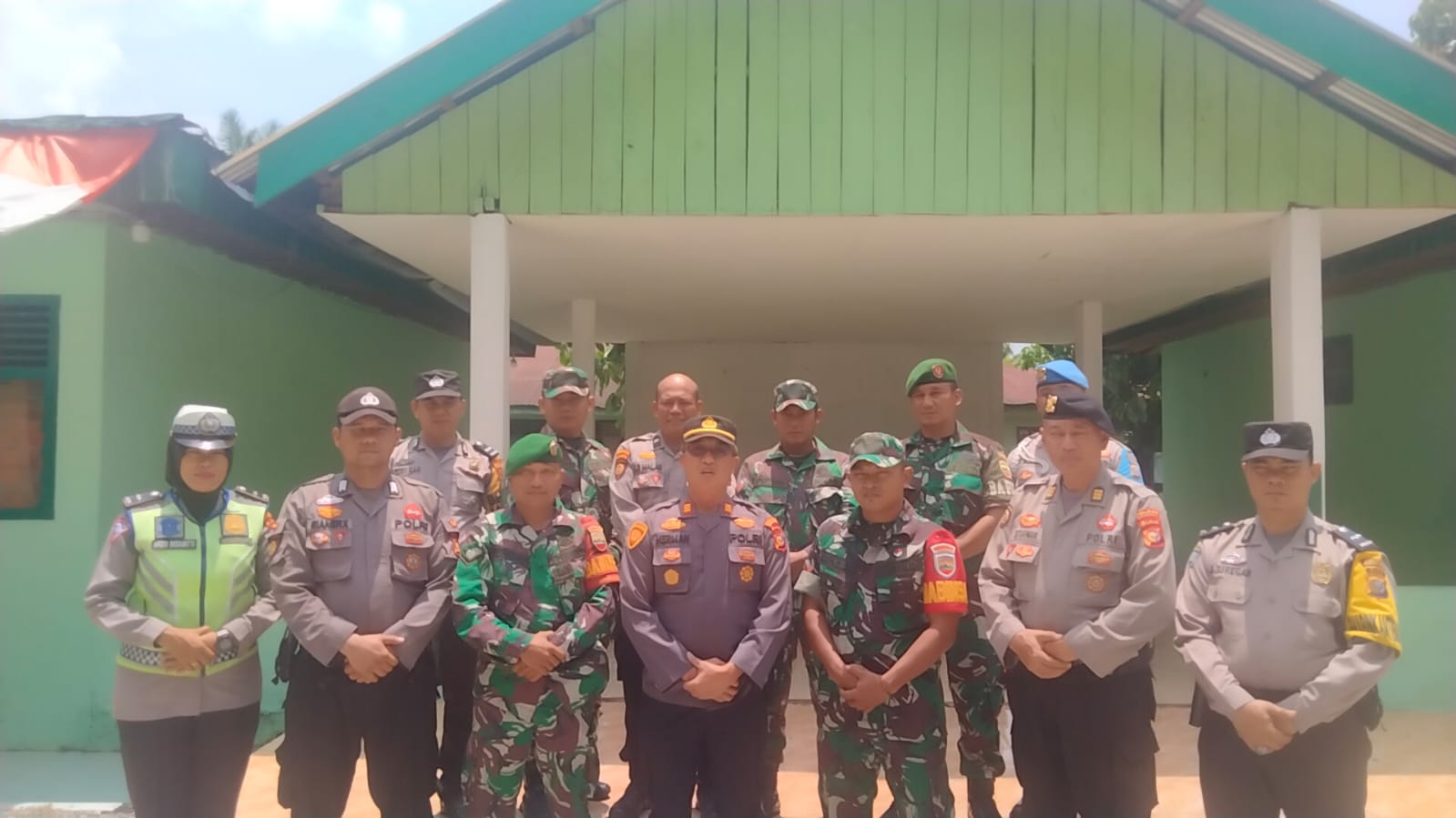 Wujudkan Sinergitas TNI-Polri,  Kapolsek Ujung Batu  Beri Ucapan HUT TNI Ke 78  Tahun 2023  Pada  Ko
