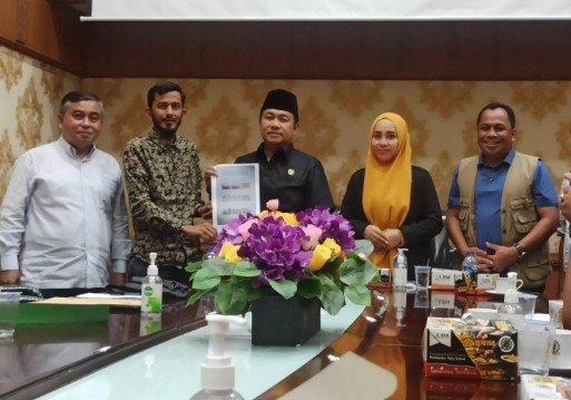 Ketua DPRD Riau Yulisman Siap Mengkawal Aspirasi Masyarakat Pulau Mendol Untuk Pencabutan HGU PT TUM