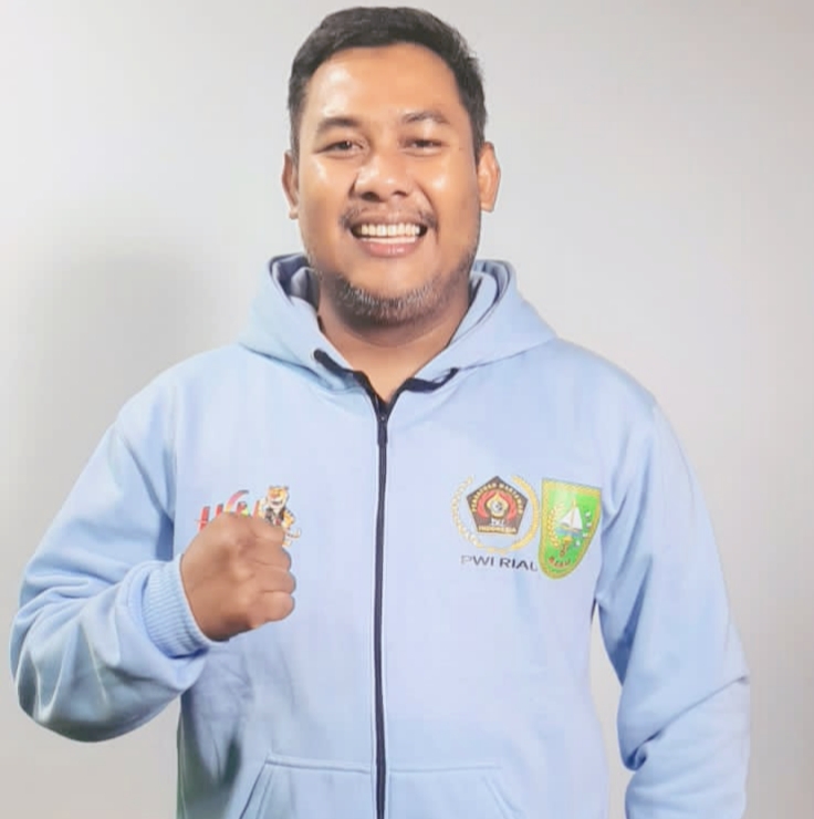 Semarakkan HPN, PWI Pekanbaru Taja Senam dan Jalan Sehat Berkilau Emas