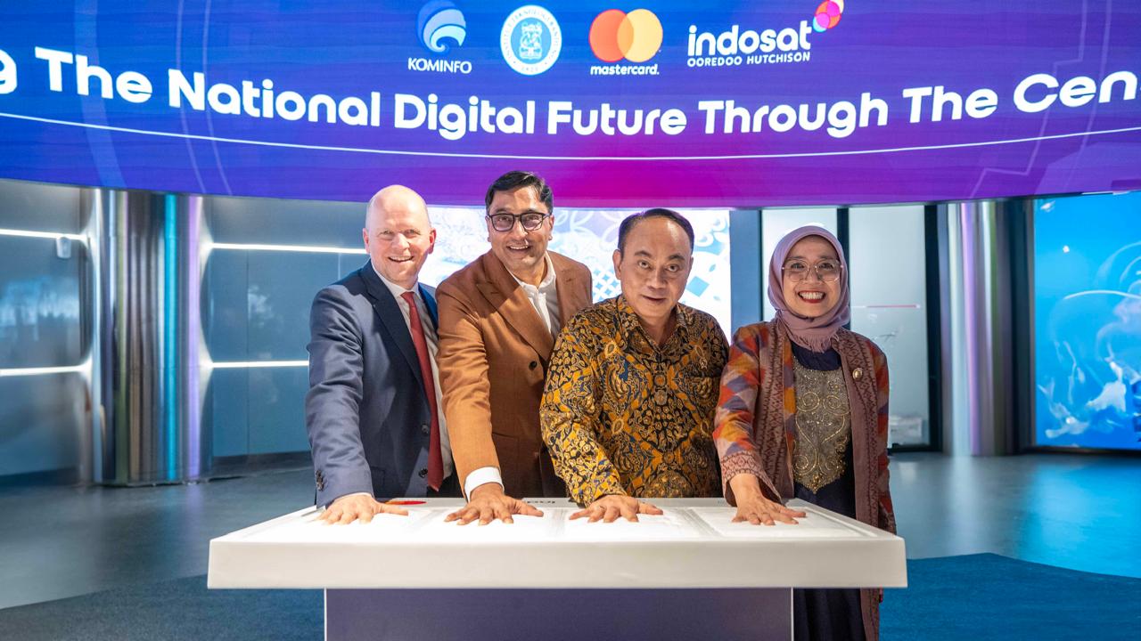 Indosat Ooredoo Hutchison dan Mastercard Lakukan MoU Cybersecurity Center of Excellence