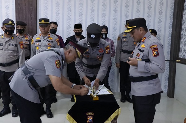 Pelantikan Kabag SDM, Ini Pesan Kapolres Meranti