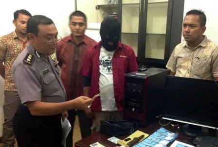 Nekatnya Pria Ini Mencetak Uang, Ijazah, dan KTA Polri Palsu